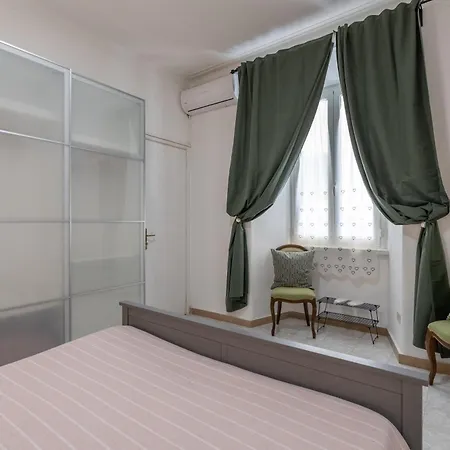 Domus Eleire Apartment *