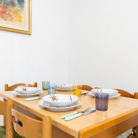 Domus Eleire Apartment *